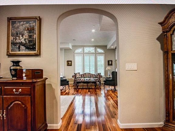 4th image of 4041 El Bosque Dr