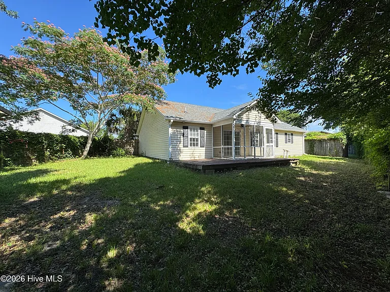 502 Worth Dr — Photo 36