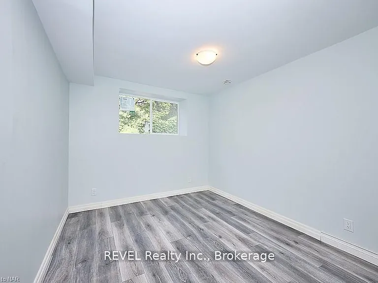 491 Geneva St — Photo 9