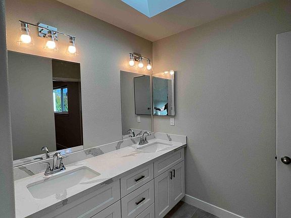 Master bath double sink vanity