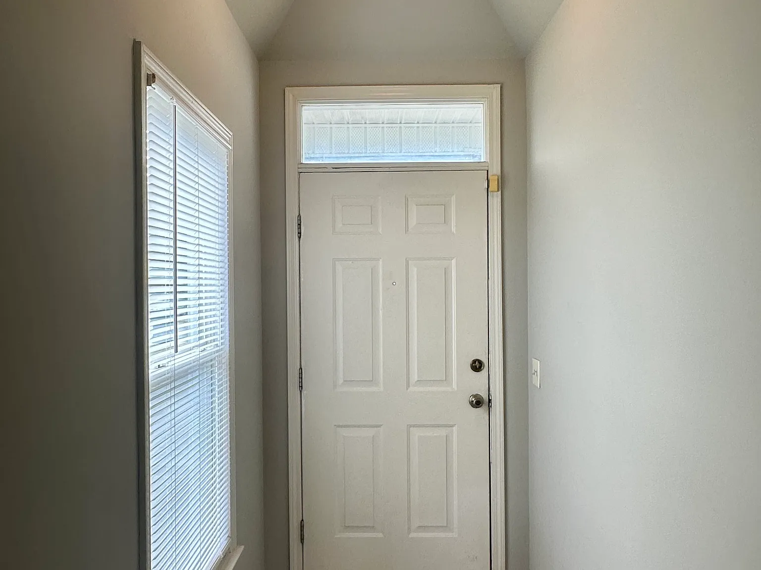 3 bed, 1288 sqft, $1,975 — Photo 4