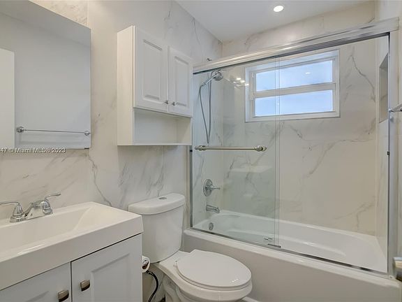 5th image of 2611 NW 9th Ave #2