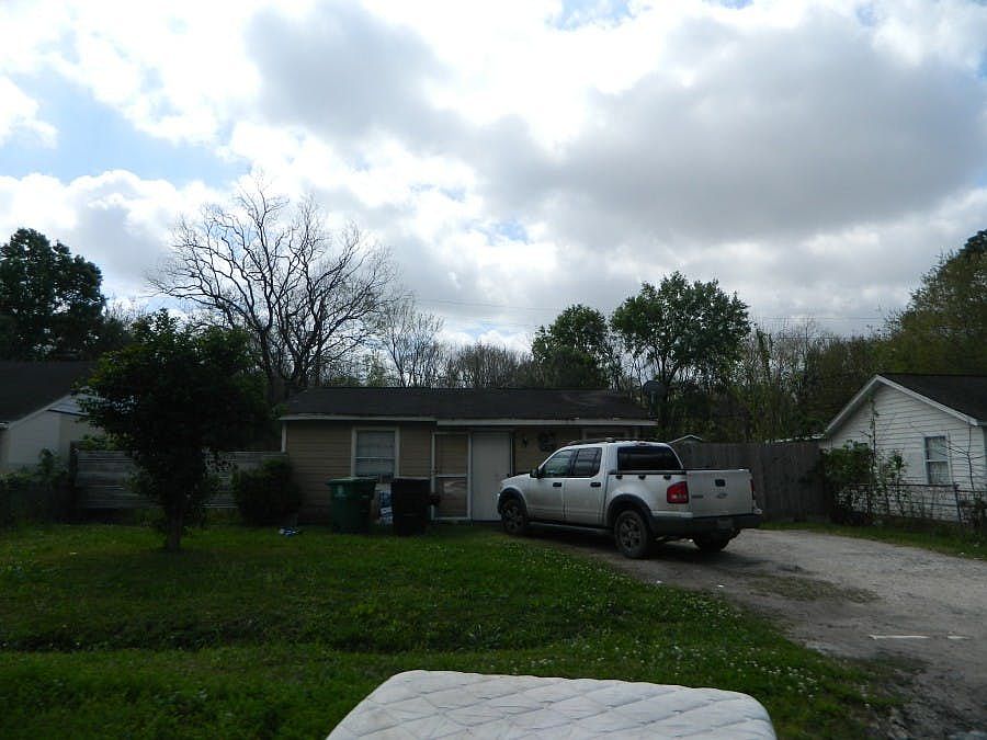 1st image of 5610 Woodlark St