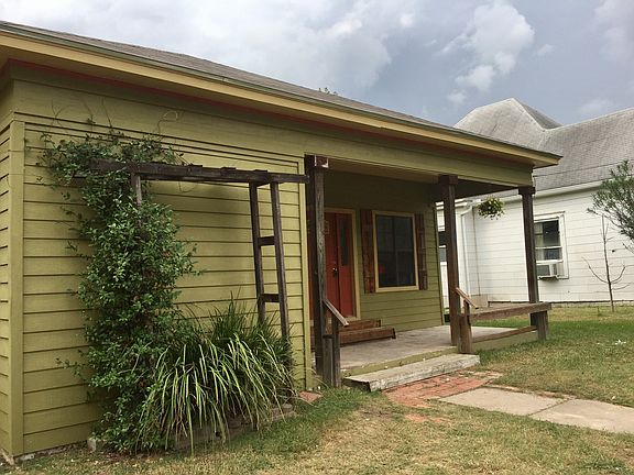 2nd image of 204 S Sterling Ave
