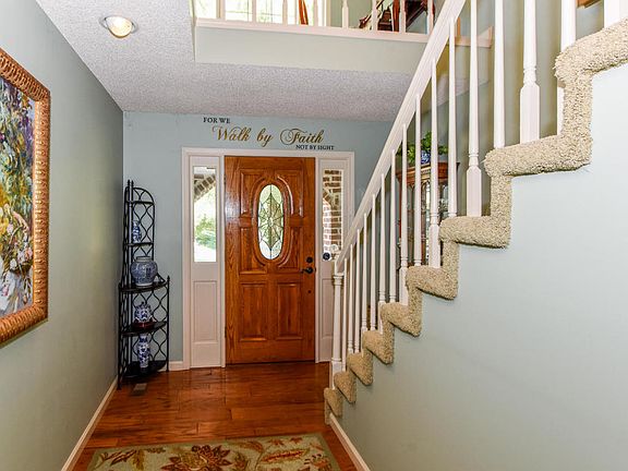 2nd image of 2202 Downing Cir
