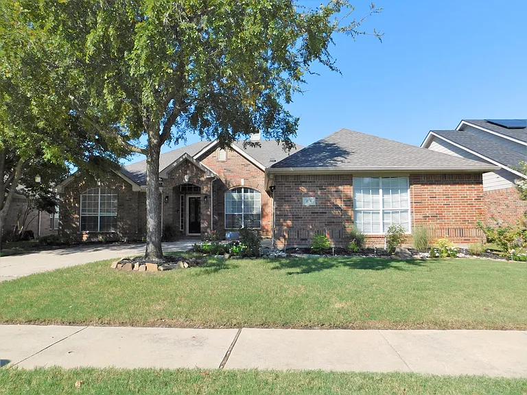 1119 Postwood Dr — Photo 3