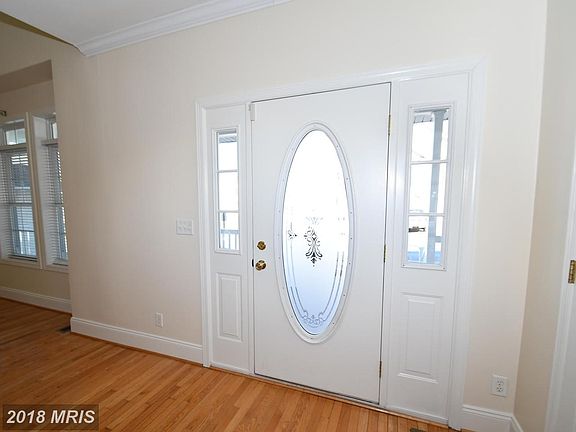 3rd image of 19 Carlsbad Dr