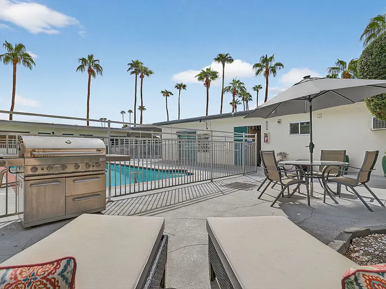 588 E. Mel Avenue - Hermosa Palms — Photo 10