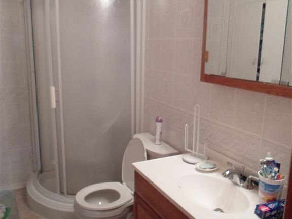5th image of 33 Eugenia Ave
