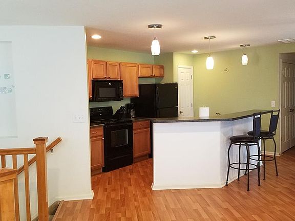 3rd image of 11833 Oak Hill Way Unit A