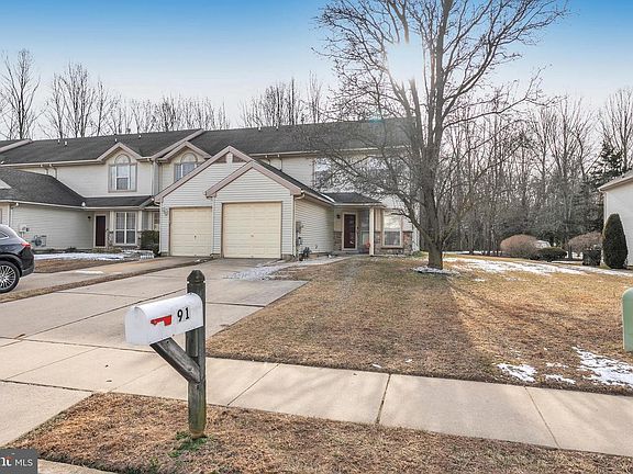4th image of 91 Fox Meadow Dr