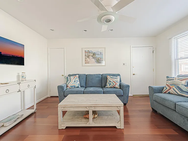 9506 Ventnor Ave #7 — Photo 6