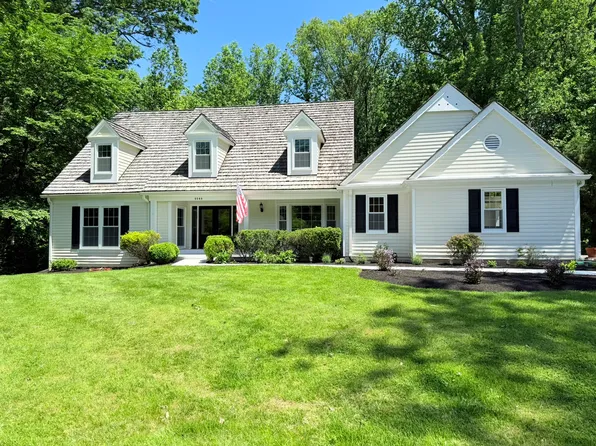 9248 Wood Glade Dr, Great Falls, VA 22066