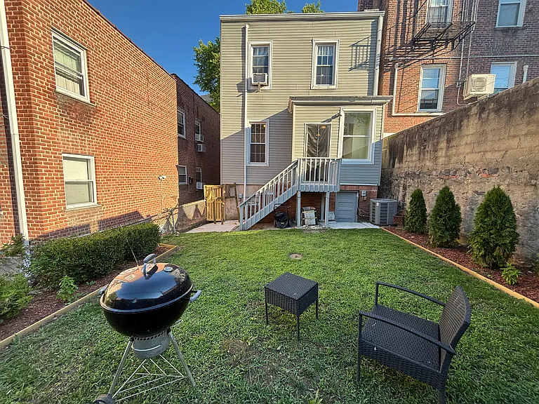 527 E 234th St #1A — Photo 12