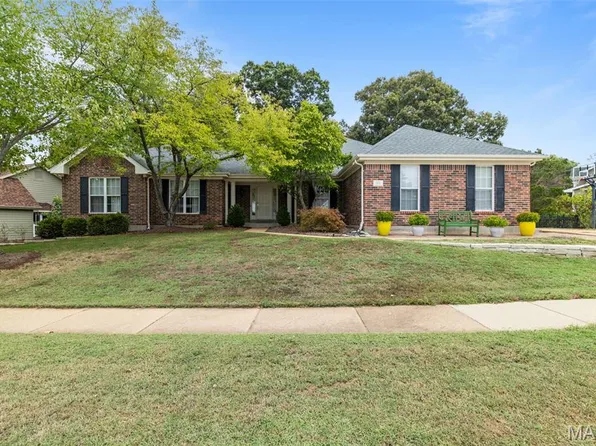 915 Timber Glen Ln, Ballwin, MO 63021