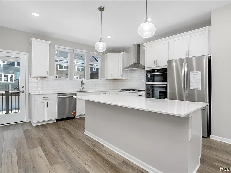 43173 Atwood Ave — Photo 13
