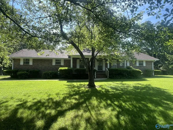 226 6th St SW, Arab, AL 35016