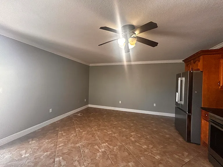 156 Marina Ave — Photo 21