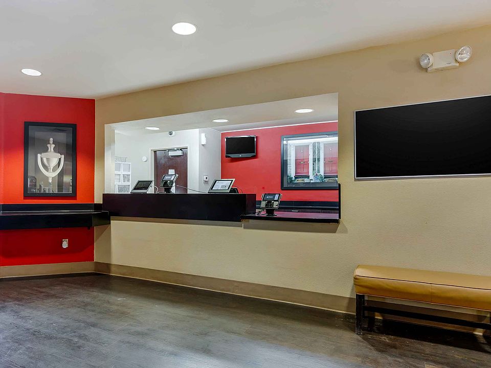 Lobby and Guest Check-in
