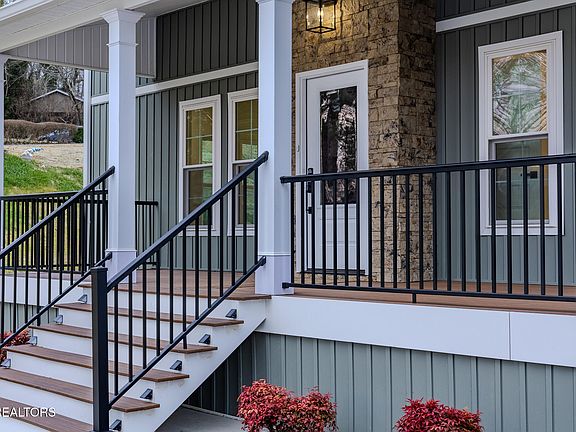 5th image of 158 California Ave