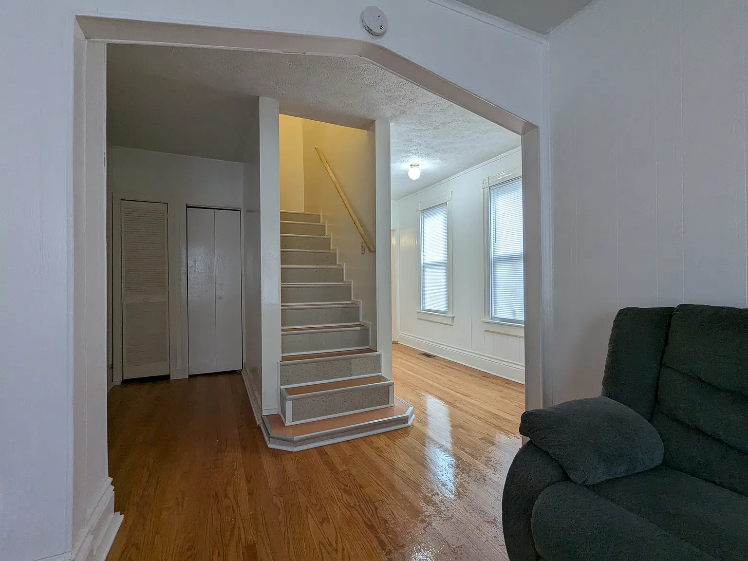 4 bed, 1883 sqft, $1,750 — Photo 2