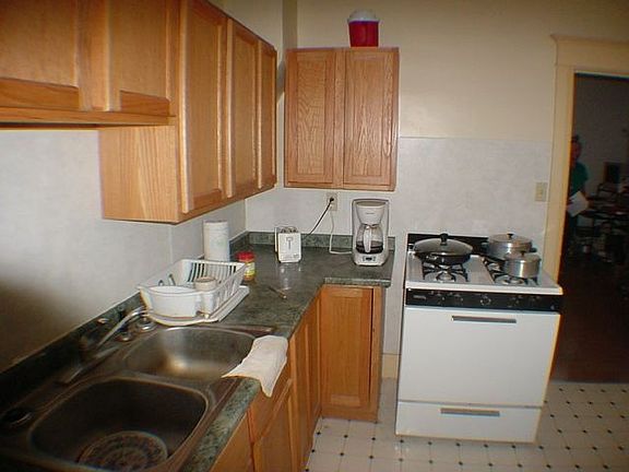 5th image of 518 N 6th St