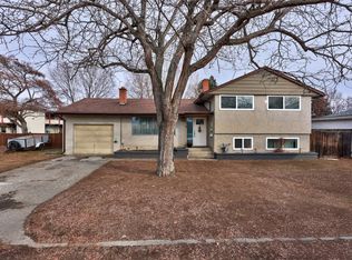 714 9th St, Kamloops, BC V2B 2Y8