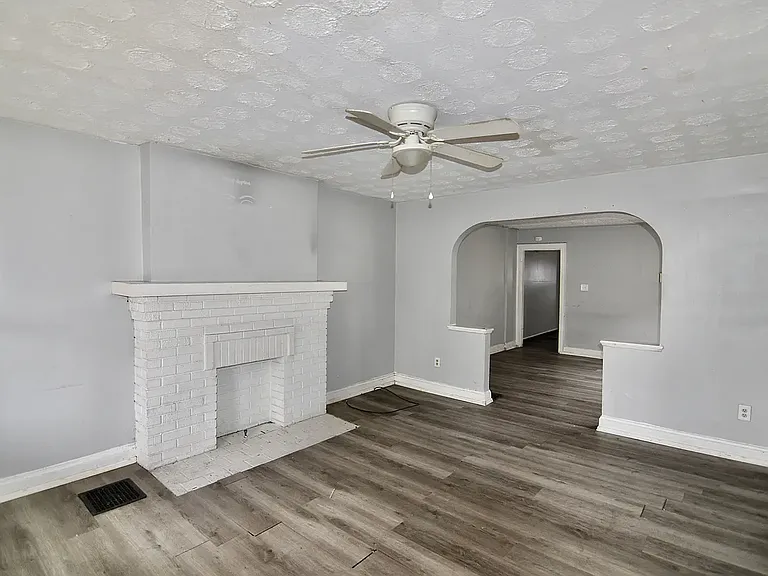 254 S Princeton Ave — Photo 2