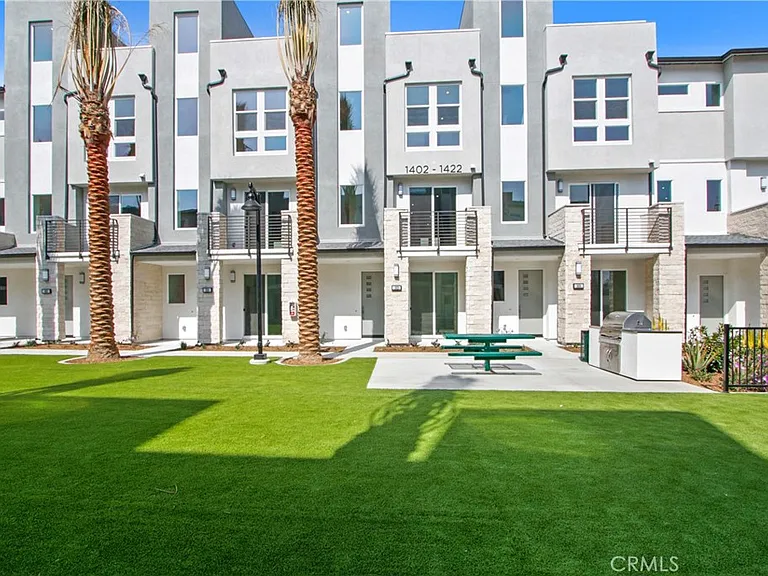 1410 W Bushell St — Photo 1