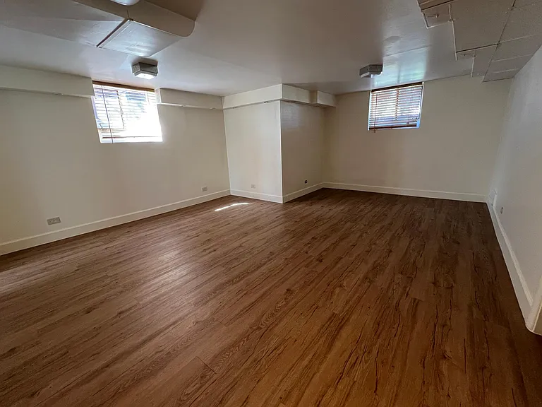 988 Detroit St — Photo 16