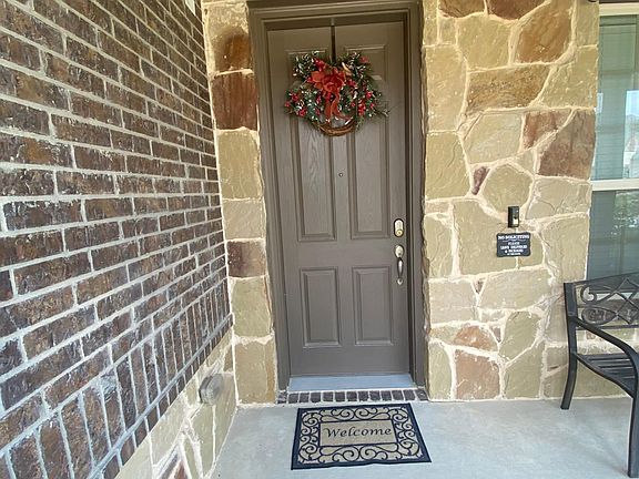 5th image of 15640 Pioneer Bluff Trl