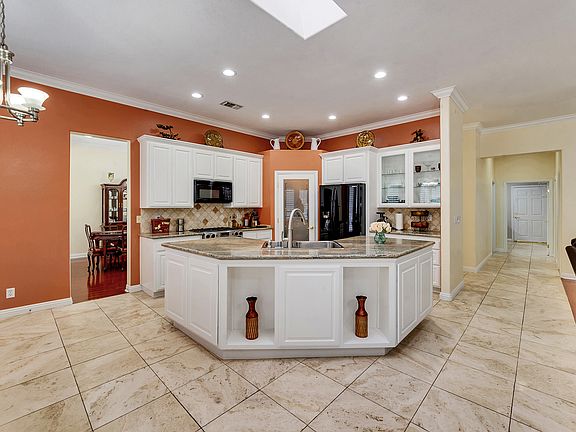 Kitchen with Island