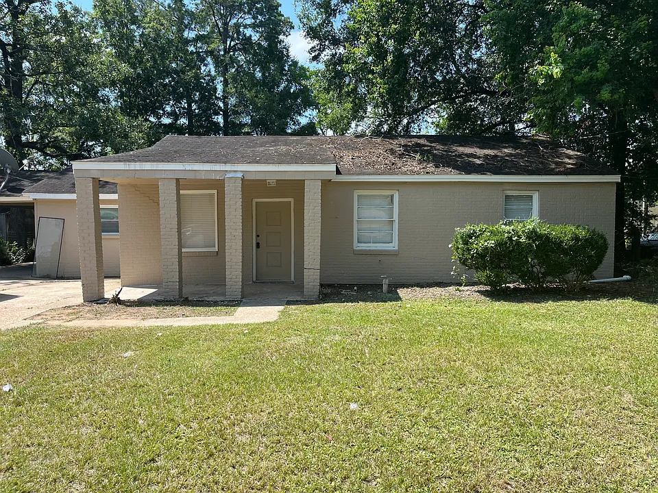 17 Collinwood Ave