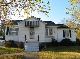 100 Sharon St, Morganton, NC 28655