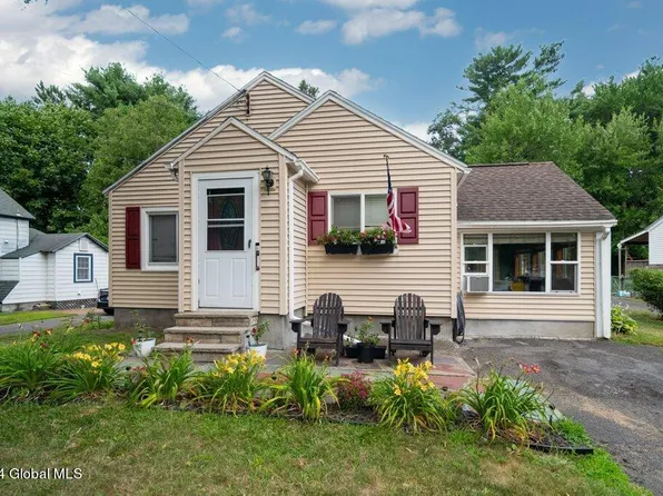 44 Schoolhouse Road, Albany, NY 12203