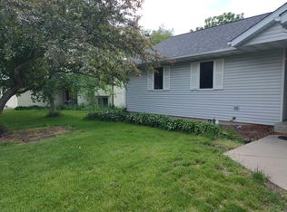 104 Lamplighter Loop SE, Poplar Grove, IL 61065