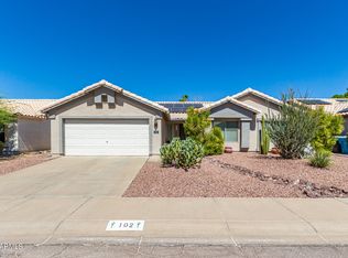 102 W Behrend Dr, Phoenix, AZ 85027