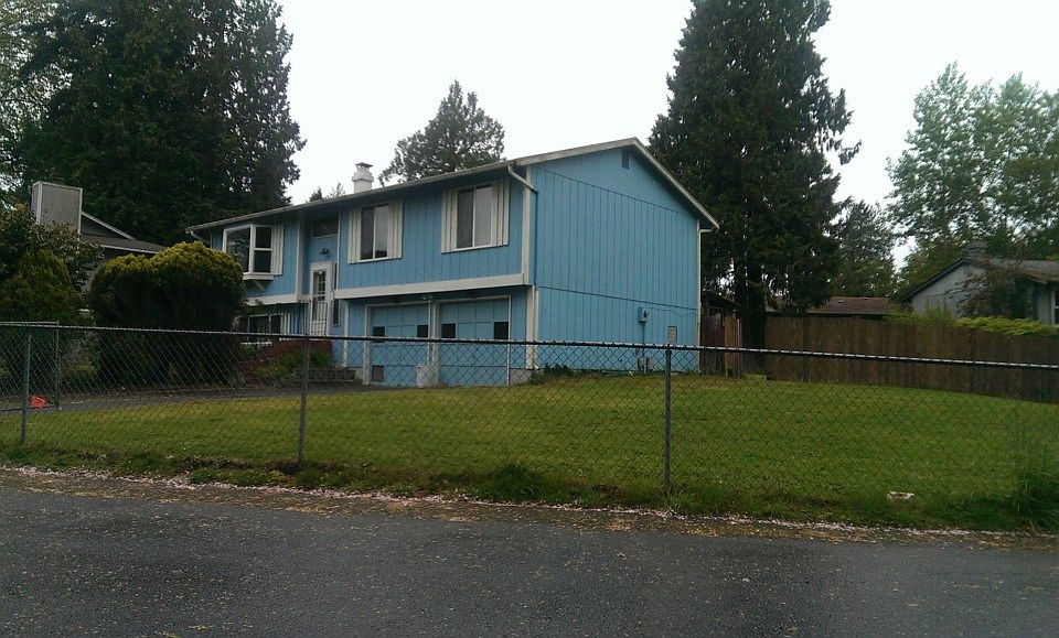 2nd image of 2815 Aegean Ct NE