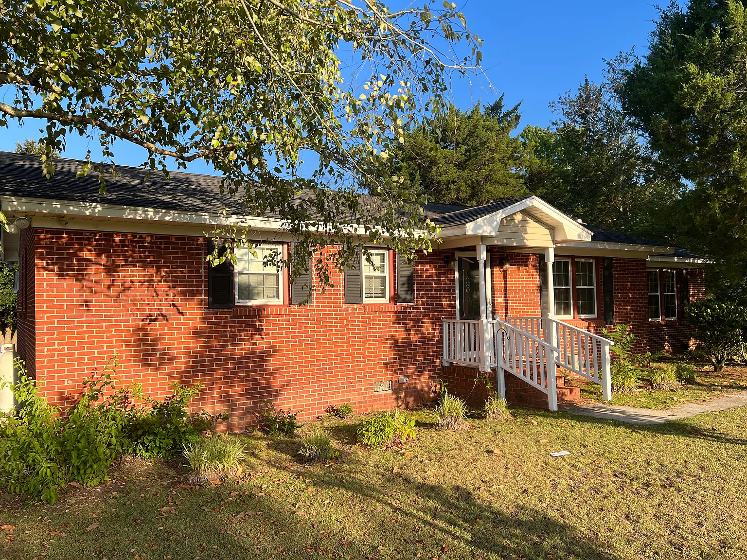 3 bed, 1800 sqft, $1,400 — Photo 1