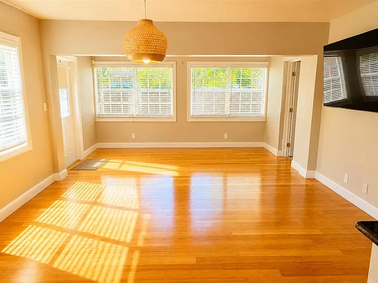 412 SW 16th Ct — Photo 4