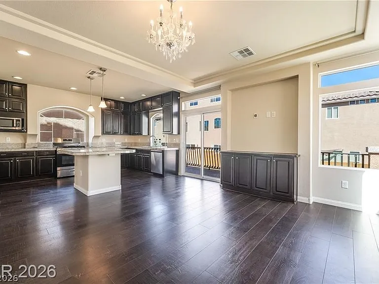 5282 Ledgewood Creek Ave — Photo 4