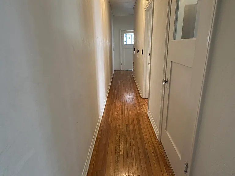 1340 E Harvard St — Photo 17