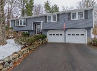 24 Mohegan St, Norfolk, MA 02056