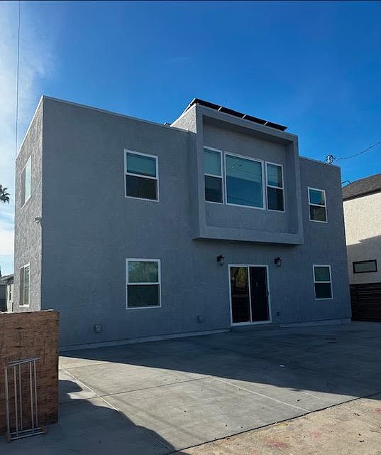 1st image of 1058 Hayes Ave