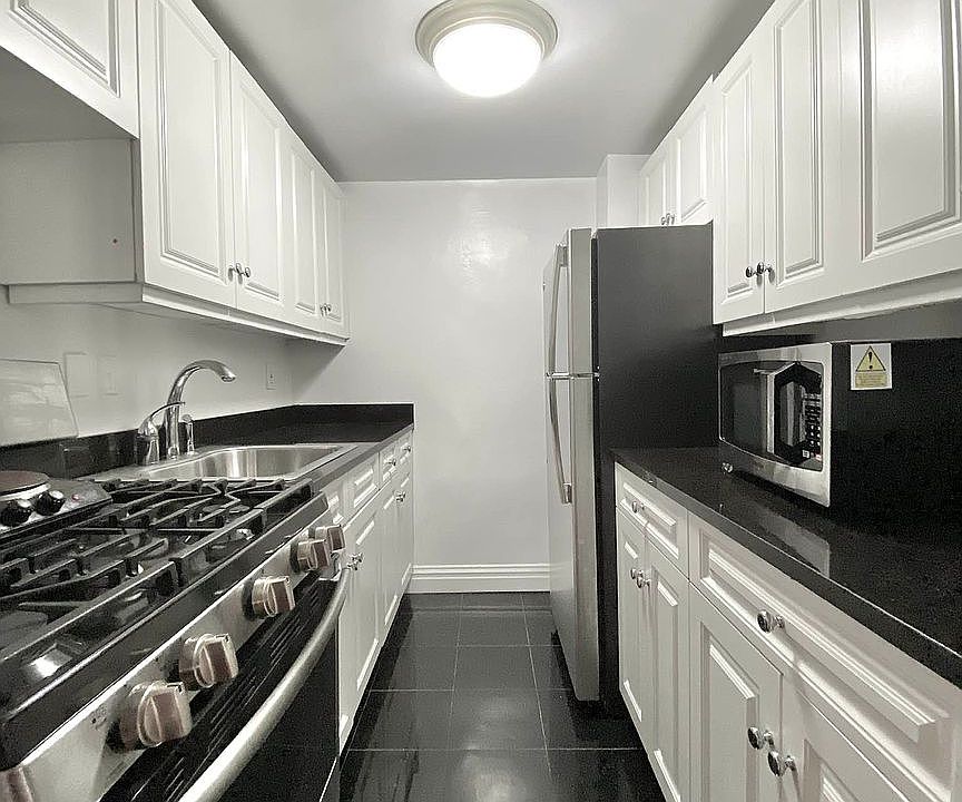 1st image of 477 W 57th St #6P