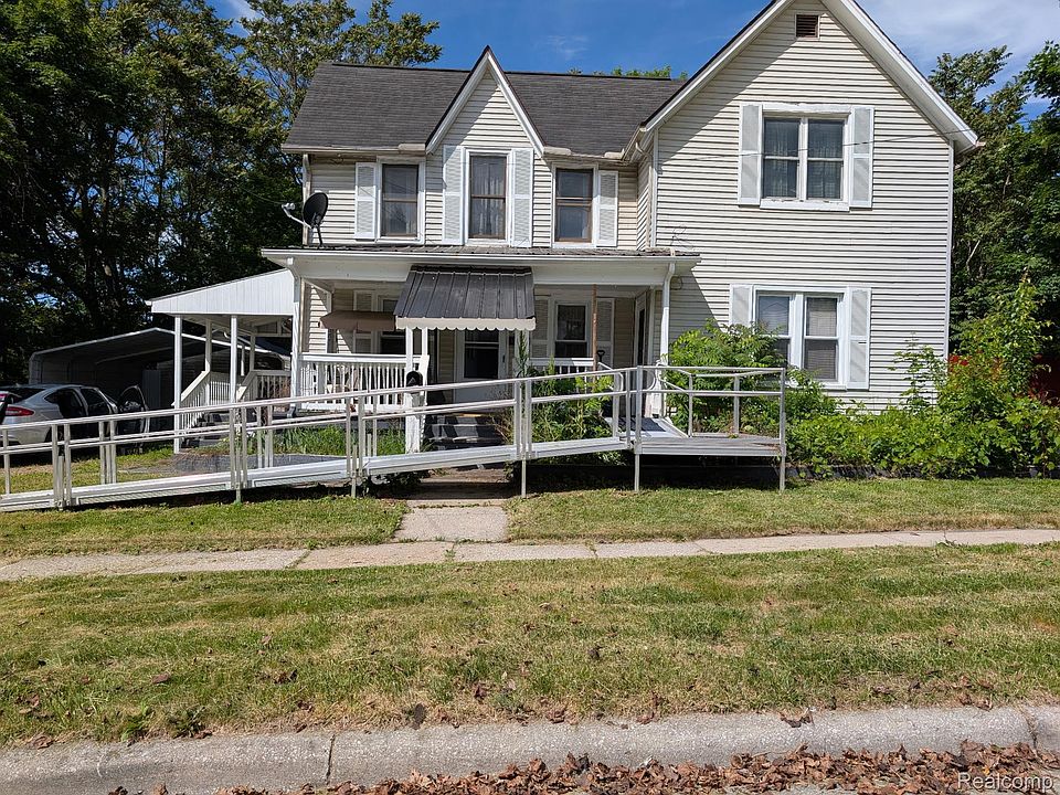 1st image of 261 Fox St