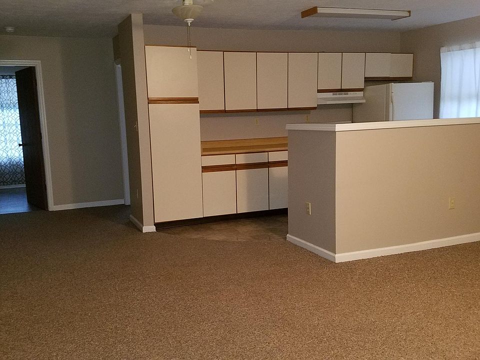 1st image of 1450 Garrison Ln APT 3