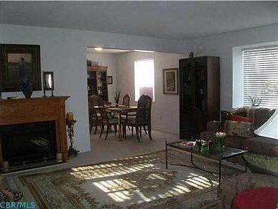 2nd image of 652 Olde Towne Ave