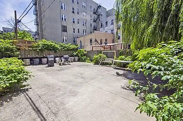 Rented by Level Group