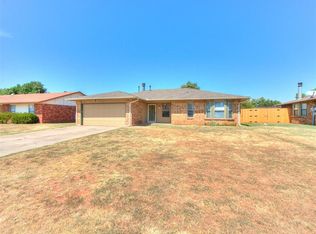 233 W Strasburg Way, Mustang, OK 73064